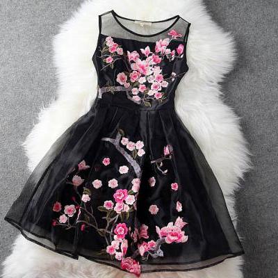2014 Handmade Embroidered Lace Dress In Black