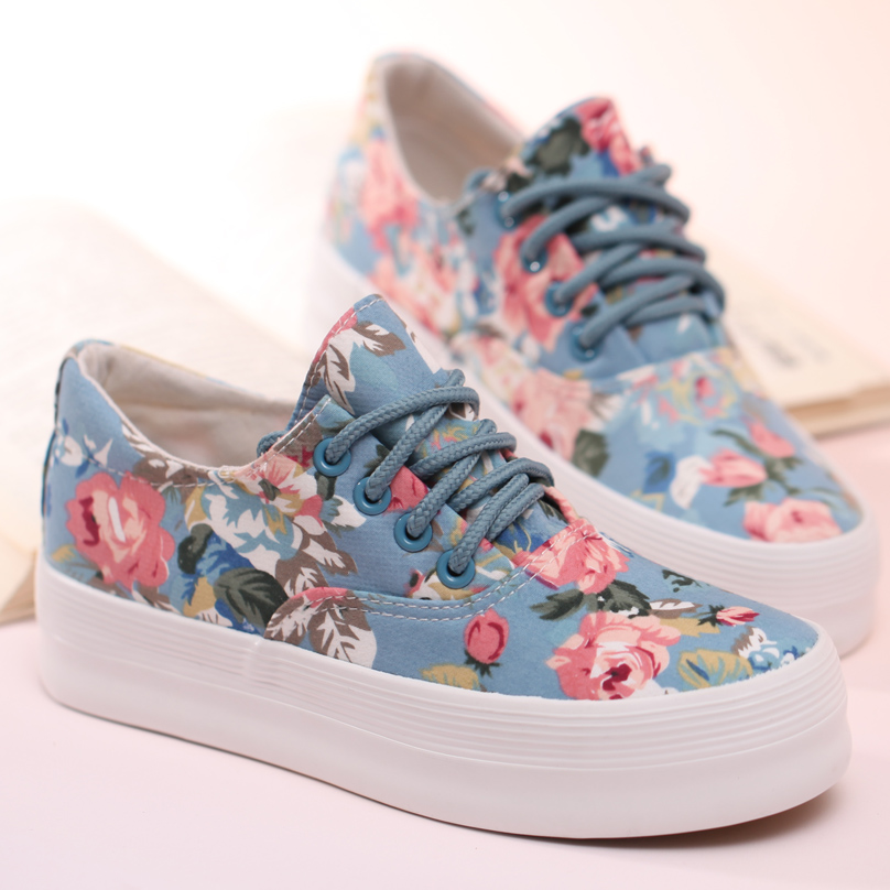 Women's Floral Print Thick Soled Canvas Sneaker on Luulla