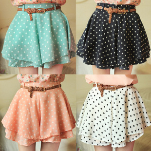 Lace Short With Polka Dot